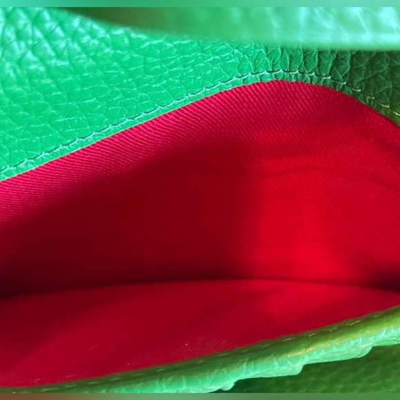 Dooney and Bourke continental clutch in Kelly green πππ - Picture 9 of 10